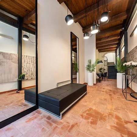 Deluxe In Palazzo Storico - Centro - Calvi Apartment *