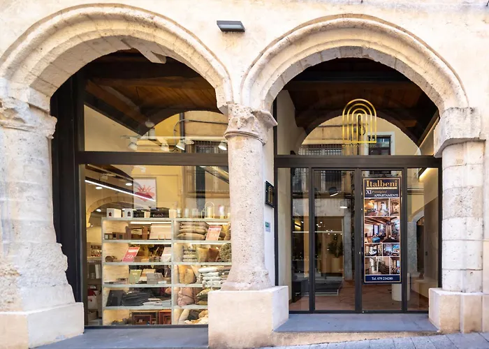 Deluxe In Palazzo Storico - Centro - Calvi Daire *